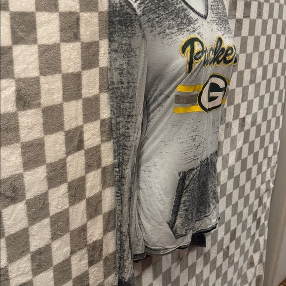 Teens Apparel Women’s Green Bay Packers Long Sleeve Hooded Shirt Size L or 11-13 - Picture 4 of 12